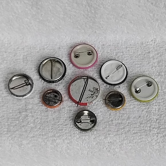 9 pcs. Assorted & Randomely Selected Buttons!! - Picture 2 of 2